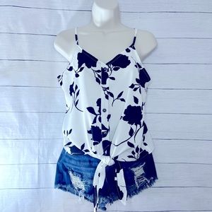 Boutique Brand White Floral Shading Print Button Down Tie Front Tank Top Cami 💗